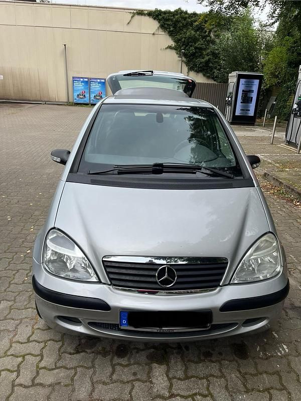 Silber Gebraucht 2004 Mercedes A140 Limousine | 3.300 € - Bild 1/4