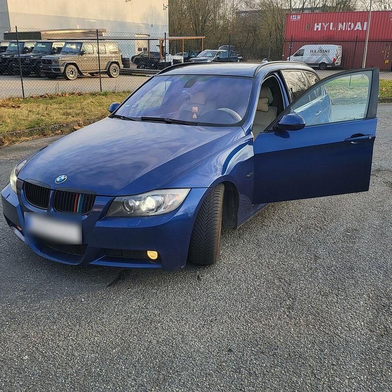 Gebraucht BMW 320 177 PS (130 kW) 2007 Blau Kombi