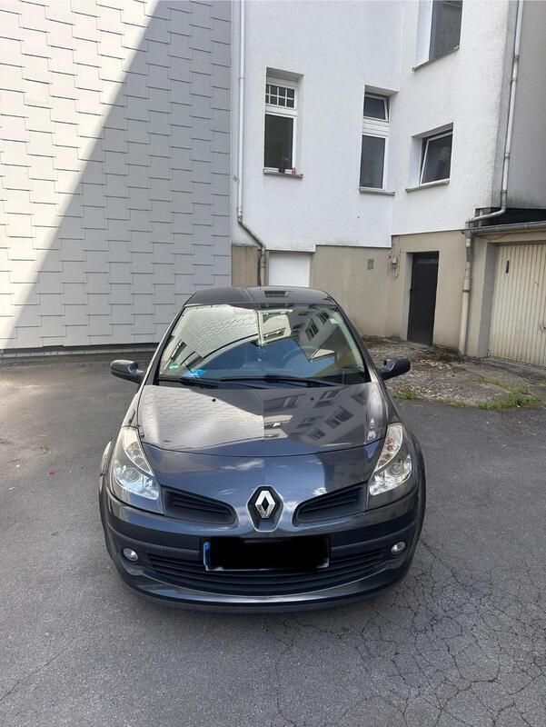 Grau Gebraucht 2006 Renault Clio III Kleinwagen | 999 € (Fairer Preis) - Bild 1/4