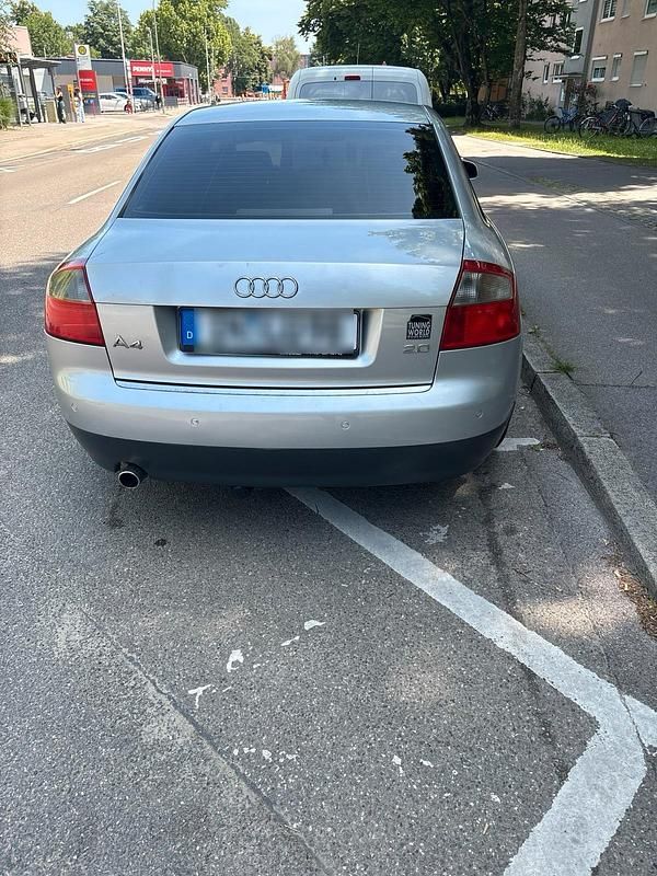 Grau Gebraucht 2001 Audi A4 Limousine | 2.500 € (Fairer Preis) - Bild 1/4