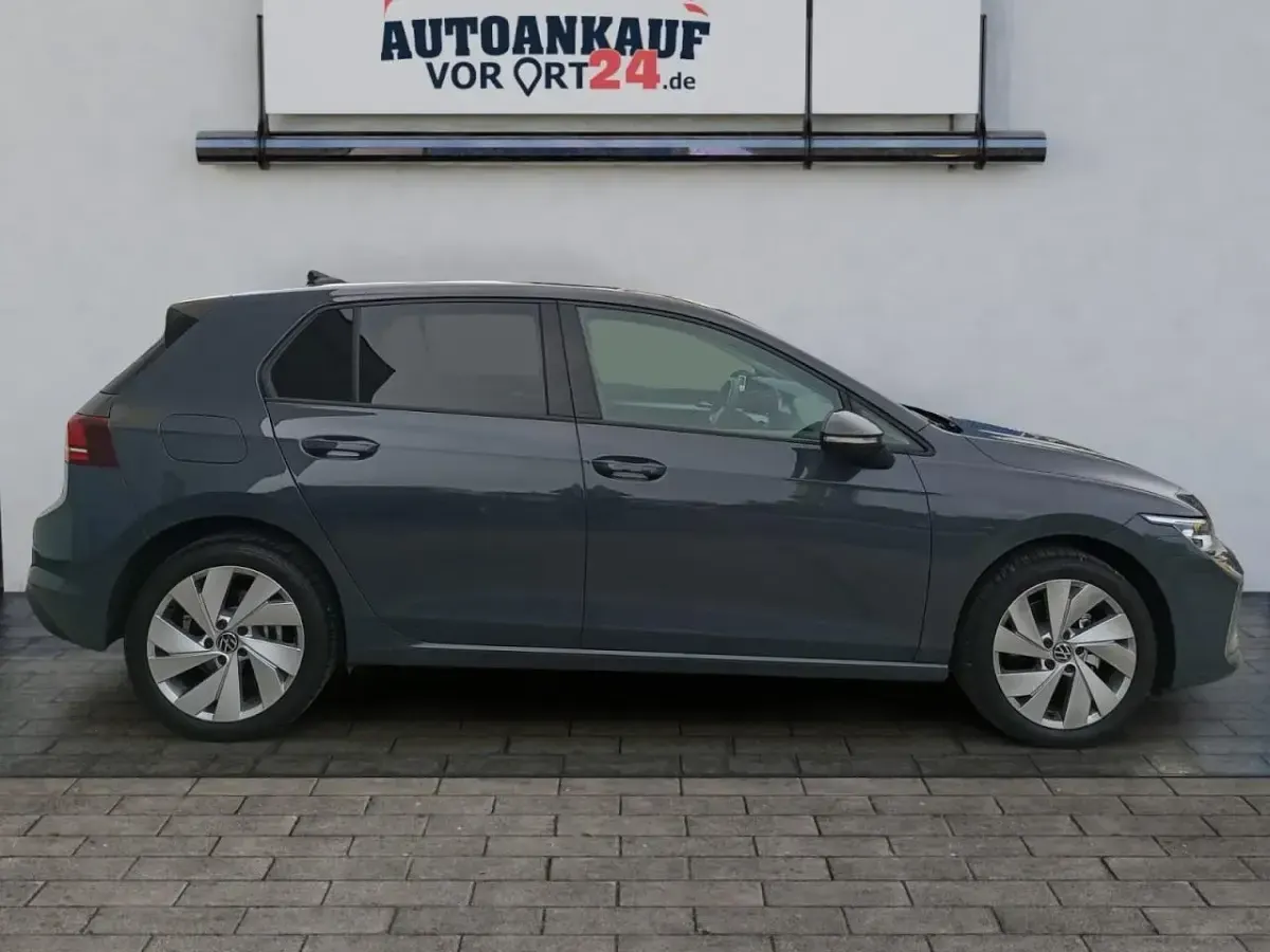 Gebraucht VW Golf VIII Goal 150 PS (110 kW) 2025 Delfingrau Limousine