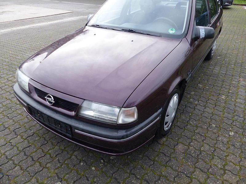 Gebraucht Opel Vectra 90 PS (66 kW) 1993 Rot Limousine