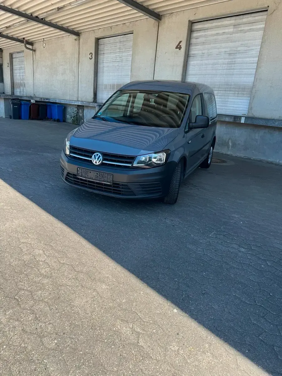 Gebraucht VW Caddy 84 PS (61 kW) 2017 Grau Van / Kleinbus