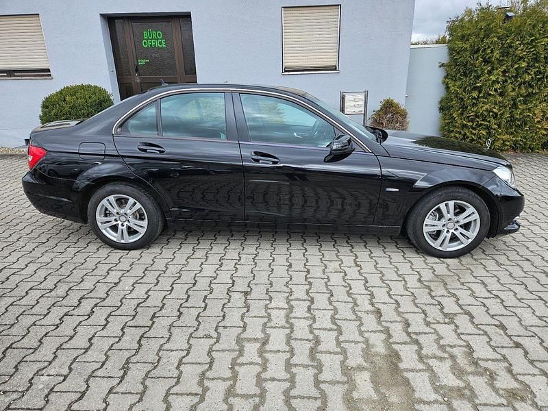 Gebraucht Mercedes C220 170 PS (125 kW) 2011 Schwarz Limousine