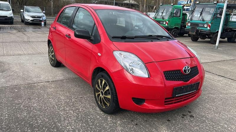 Gebraucht Toyota Yaris 69 PS (50 kW) 2007 Rot Kleinwagen