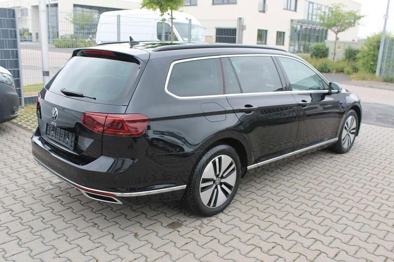 Gebraucht VW Passat GTE 156 PS (114 kW) 2022 Schwarz Kombi