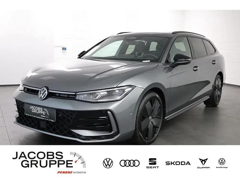 Grau Gebraucht 2025 VW Passat Style Kombi | 42.680 € (Guter Preis) - Bild 1/4