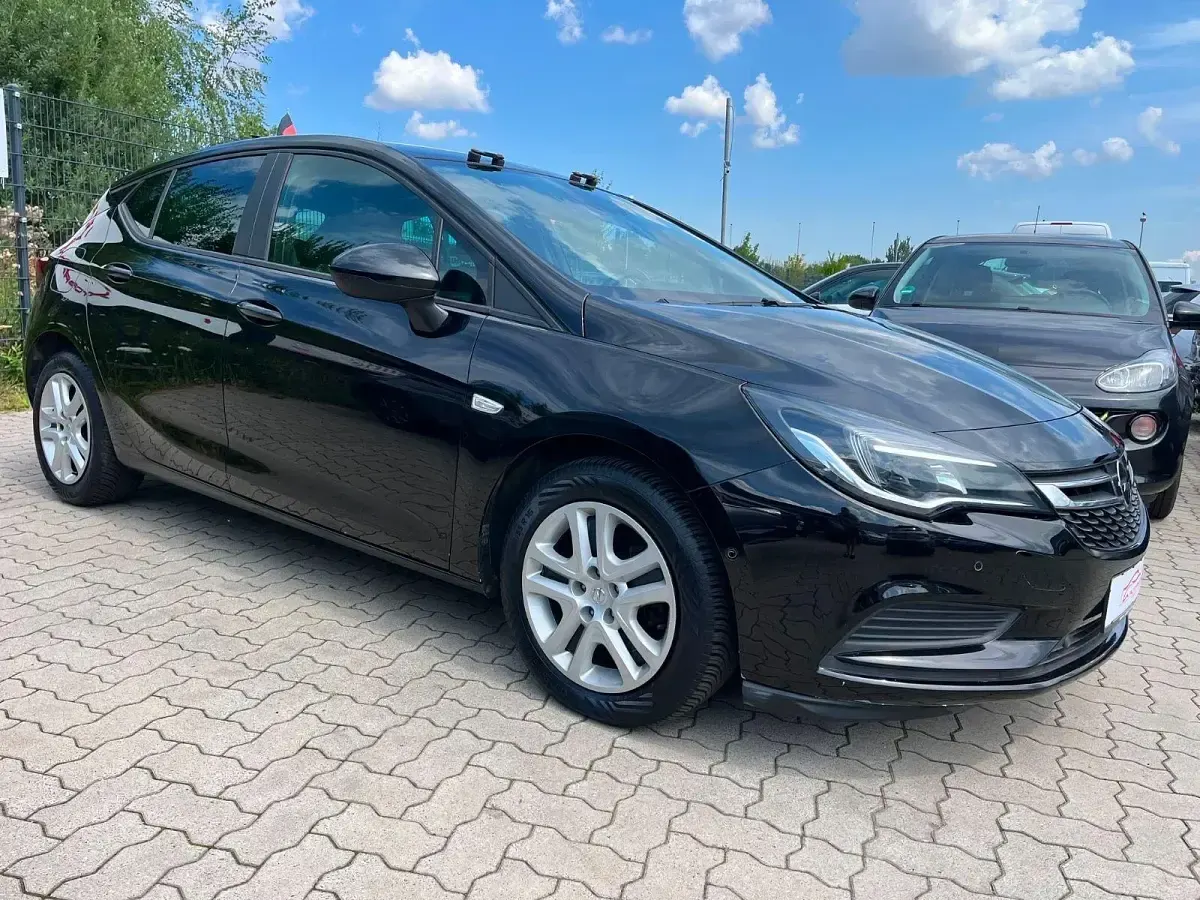 Gebraucht Opel Astra Edition 150 PS (110 kW) 2019 Schwarz Kleinwagen