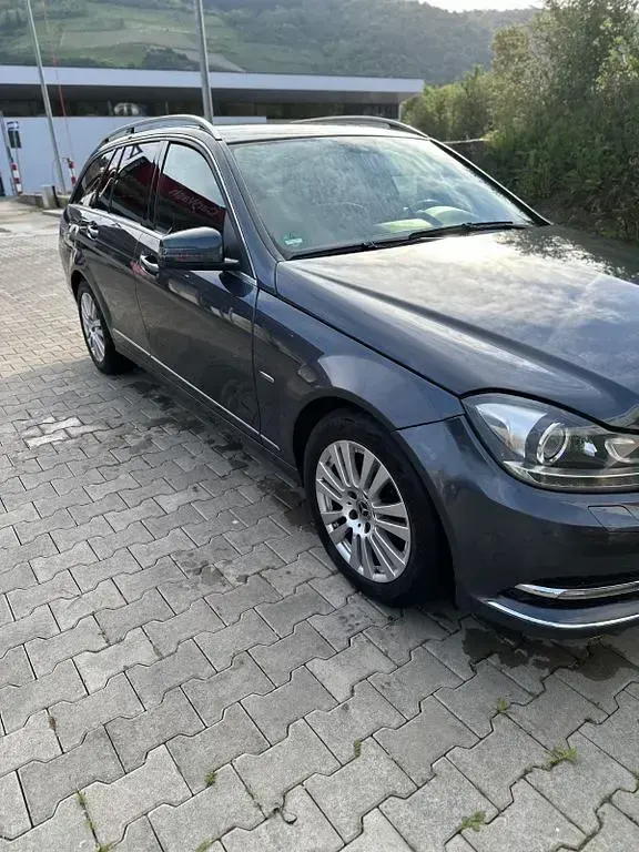 Second-hand Mercedes 220 231 CP (169 kW) 2012 Gri Berlinǎ