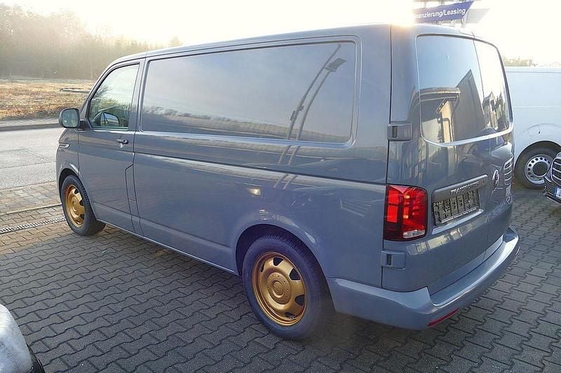 Gebraucht VW Transporter 150 PS (110 kW) 2023 Pure grey Van