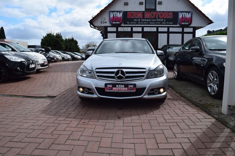 Silber Gebraucht 2011 Mercedes C180 Avantgarde Limousine | 7.490 € (Guter Preis) - Bild 1/4