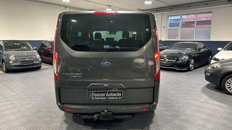 Gebraucht Ford Tourneo 131 PS (96 kW) 2016 Grau Kombi