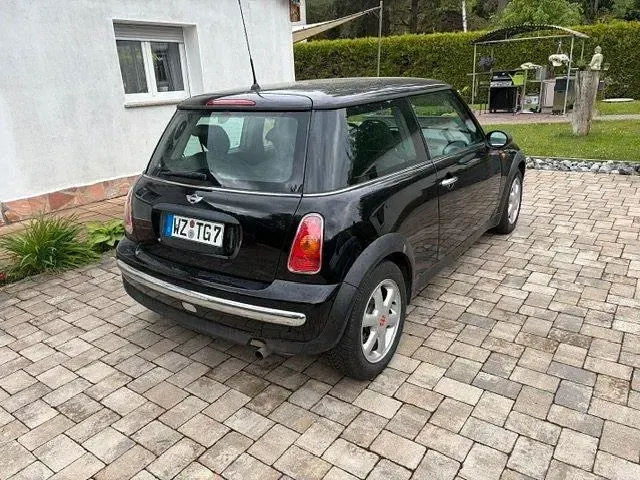 Käytetty Mini ONE 90 HP (66 kW) 2003 Musta Viistoperä
