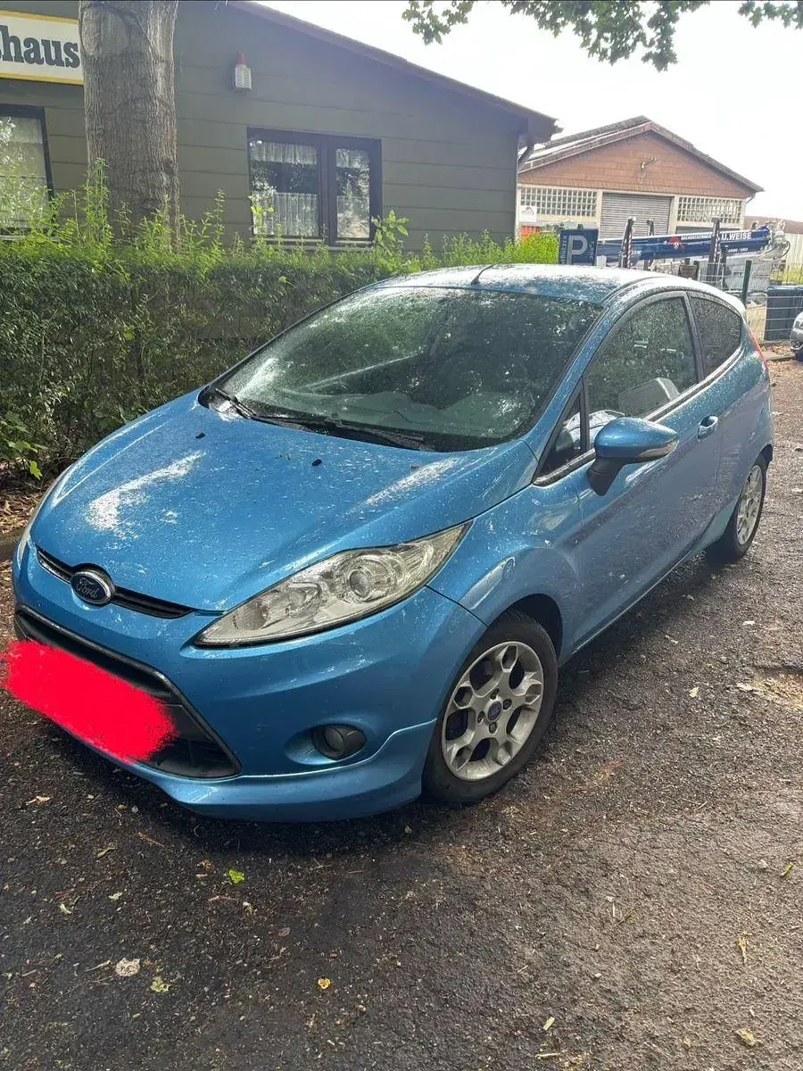 Gebraucht Ford Fiesta Trend 97 PS (71 kW) 2010 Blau Limousine