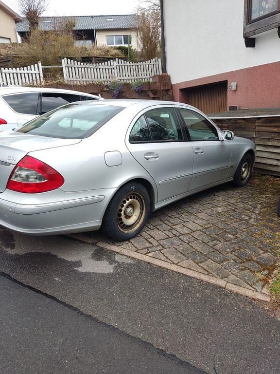 Gebraucht Mercedes E280 Avantgarde 190 PS (139 kW) 2006 Silber Limousine