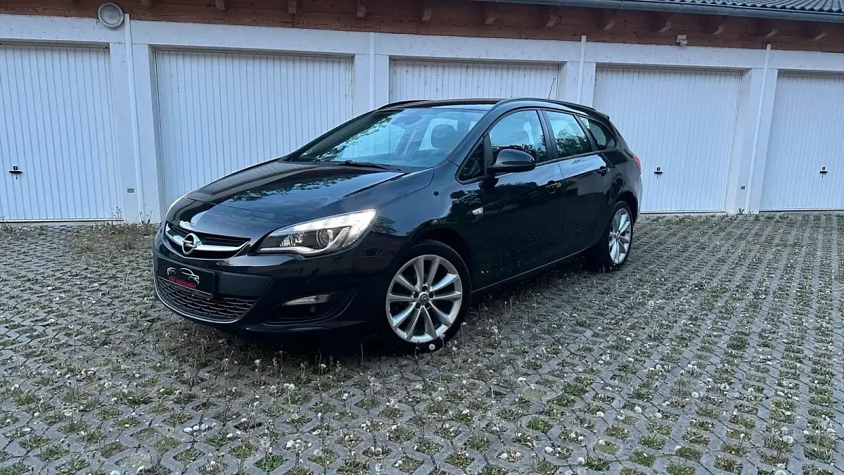 Gebraucht Opel Astra 140 PS (102 kW) 2015 Grau Kombi