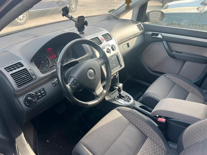 Gebraucht VW Touran 140 PS (102 kW) 2008 Schwarz Van / Kleinbus