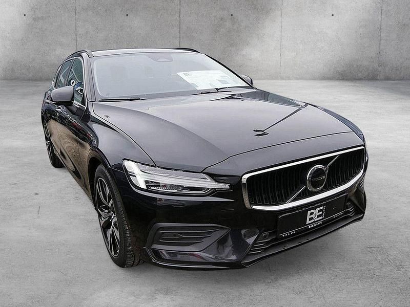 Gebraucht Volvo V60 Core 197 PS (144 kW) 2023 Schwarz Kombi