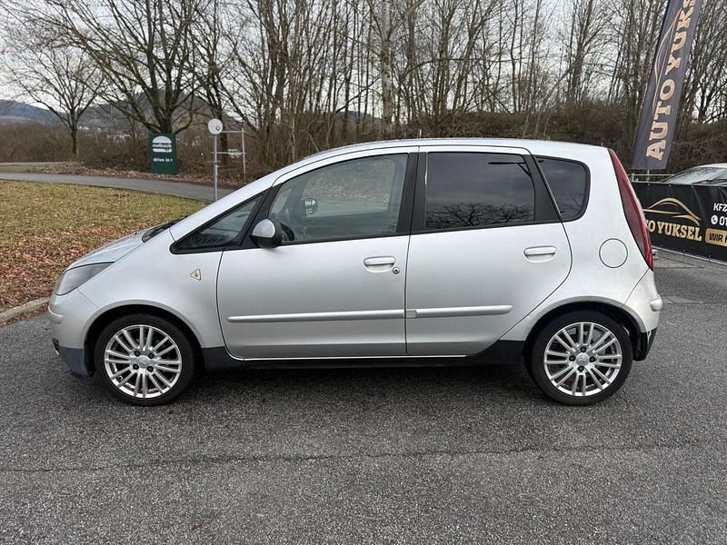 Gebraucht Mitsubishi Colt Motion 95 PS (69 kW) 2008 Silber Kleinwagen