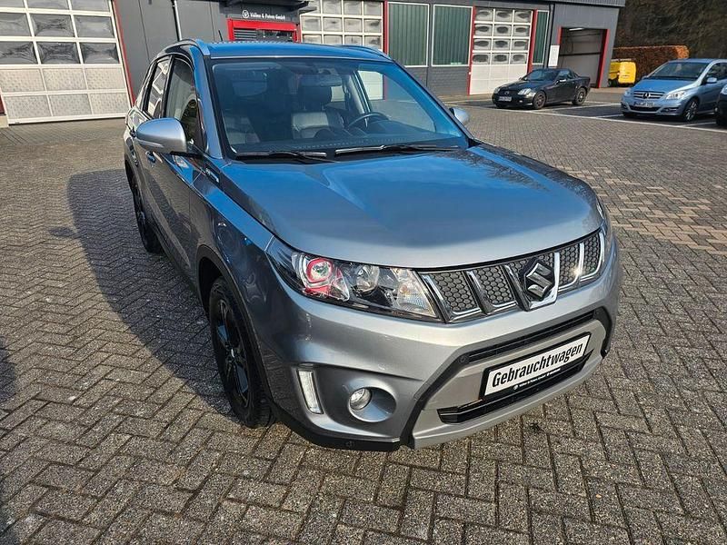 Gebraucht Suzuki Vitara 140 PS (102 kW) 2017 Grau SUV