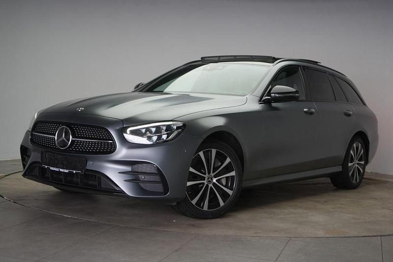 Gebraucht Mercedes E300 AMG 194 PS (142 kW) 2022 Grau Limousine