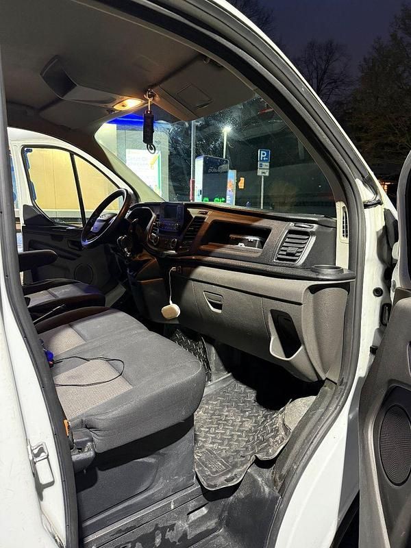 Second-hand Ford Transit Custom 107 CP (78 kW) 2020 Alb Monovolum