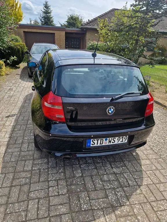 Gebraucht BMW 116 116 PS (85 kW) 2007 Schwarz Kleinwagen