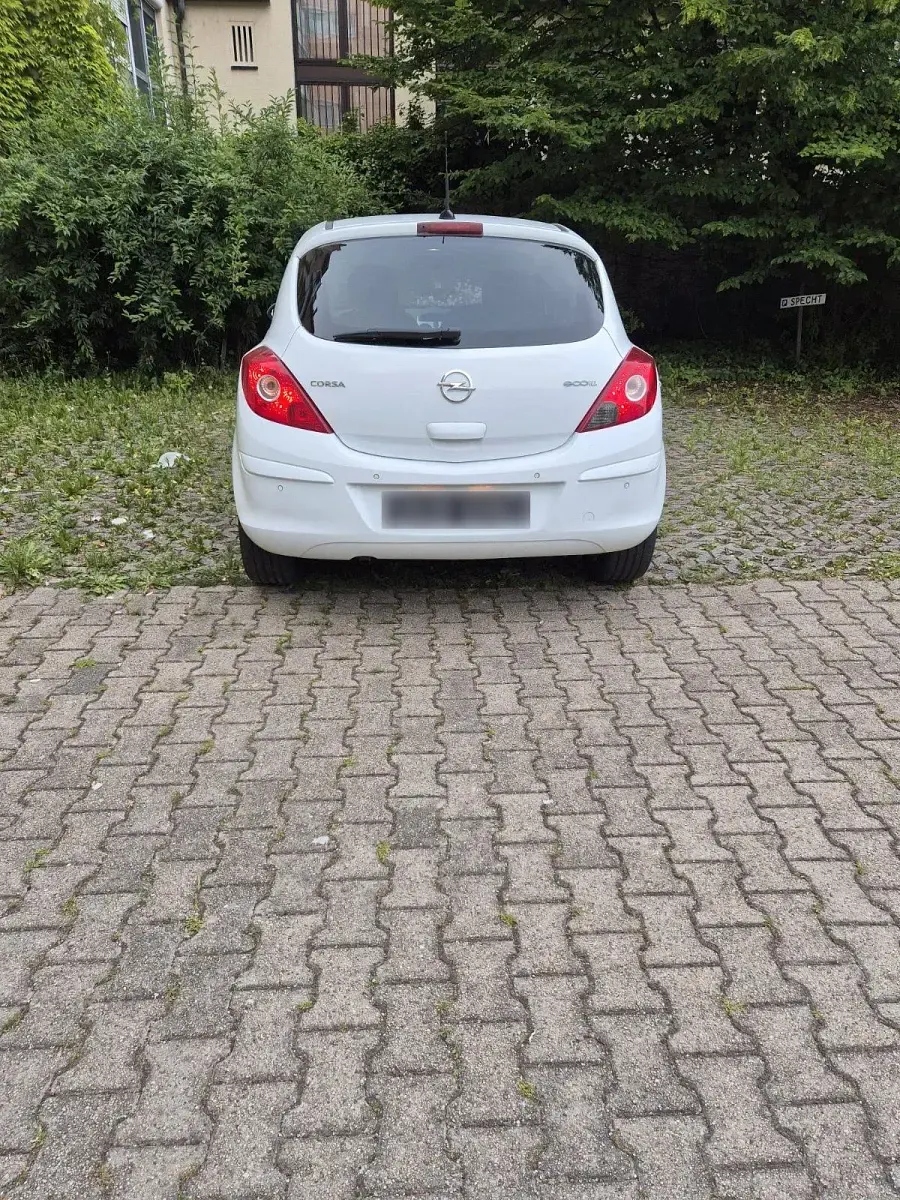 Gebraucht Opel Corsa 70 PS (51 kW) 2011 Weiß Kleinwagen