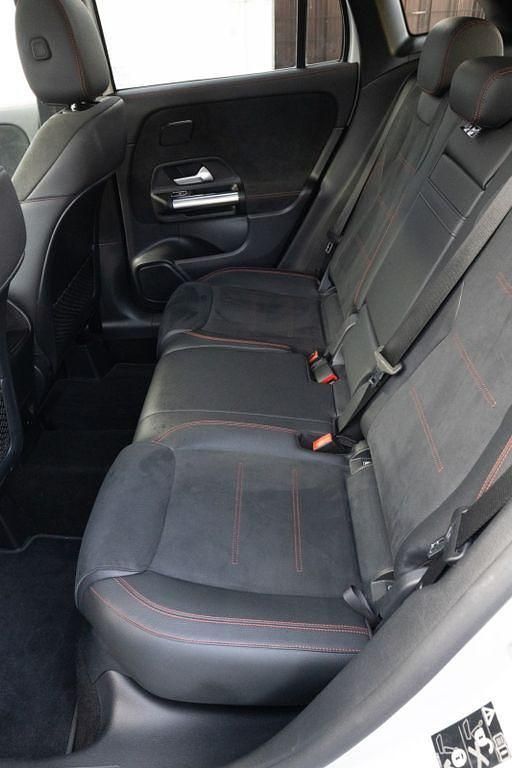 Gebraucht Mercedes GLA250 224 PS (164 kW) 2021 Weiß SUV