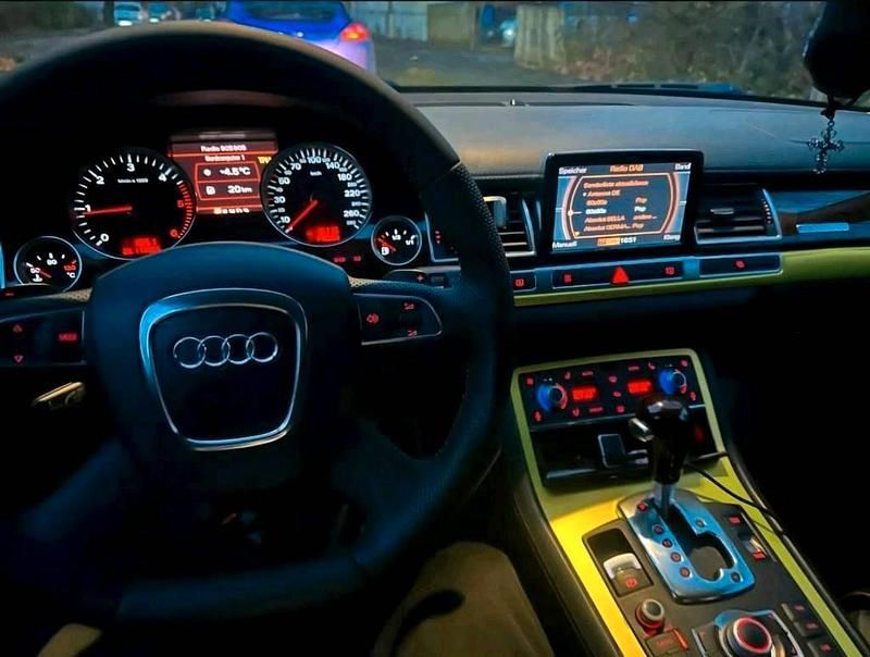 Second-hand Audi A8L 326 CP (239 kW) 2007 Negru Berlinǎ
