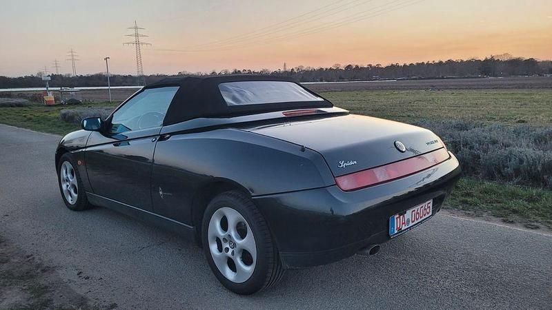 Gebraucht Alfa Romeo Spider Lusso 150 PS (110 kW) 1998 Schwarz Cabrio