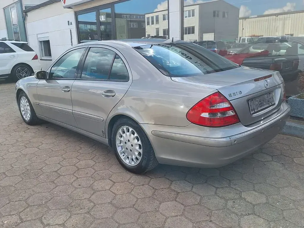 Gebraucht Mercedes E270 Elegance 177 PS (130 kW) 2005 Gold Limousine