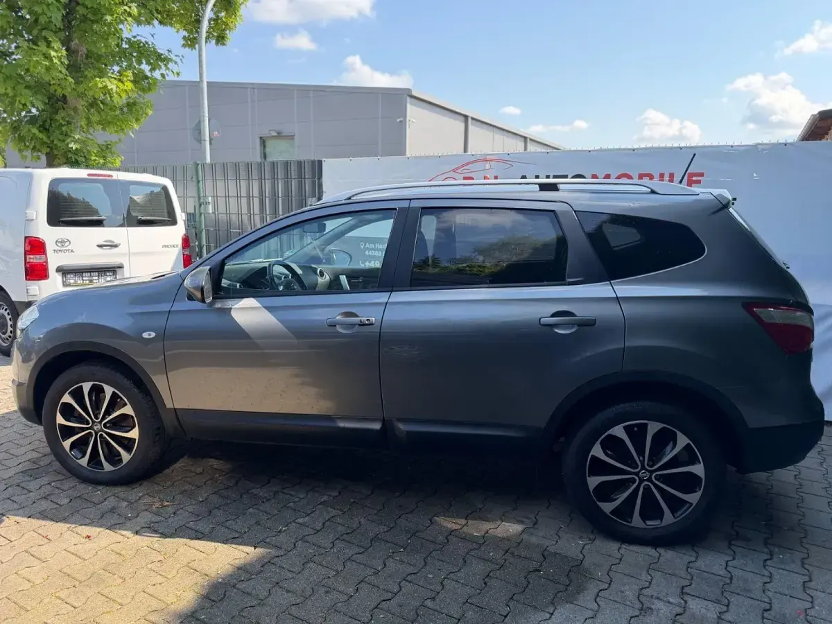 Gebraucht Nissan Qashqai +2 Tekna 131 PS (96 kW) 2012 Grau SUV