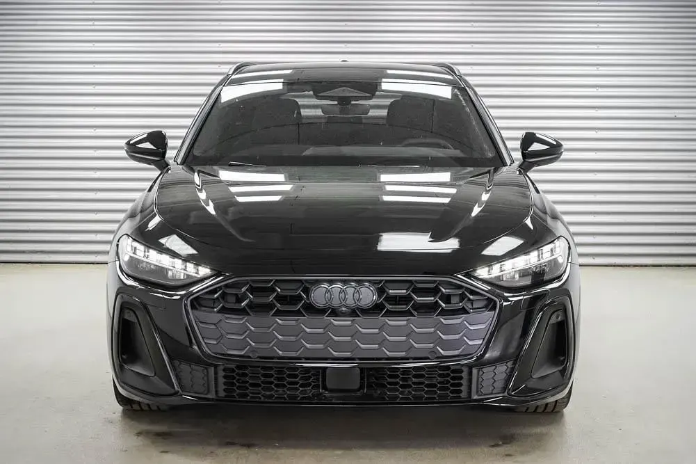 Neu Audi A5 S-Line 204 PS (150 kW) 2026 Mythosschwarz metallic (0e) Kombi