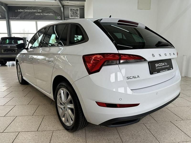 Gebraucht Skoda Scala Clever 110 PS (80 kW) 2022 Weiß Kleinwagen