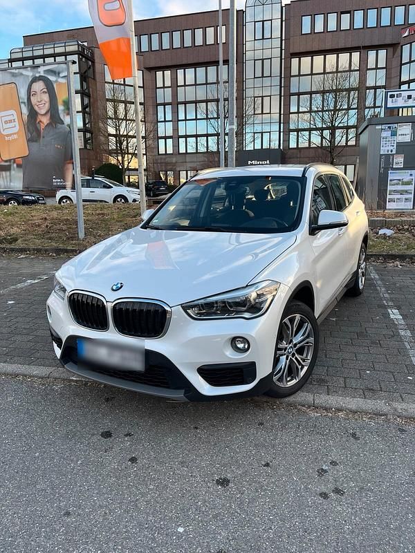 Weiß Gebraucht 2017 BMW X1 SUV | 12.500 € (Superpreis) - Bild 1/4