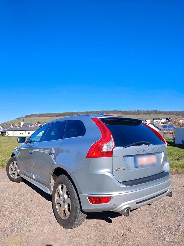 Gebraucht Volvo XC60 R-Design 215 PS (158 kW) 2012 Silber SUV