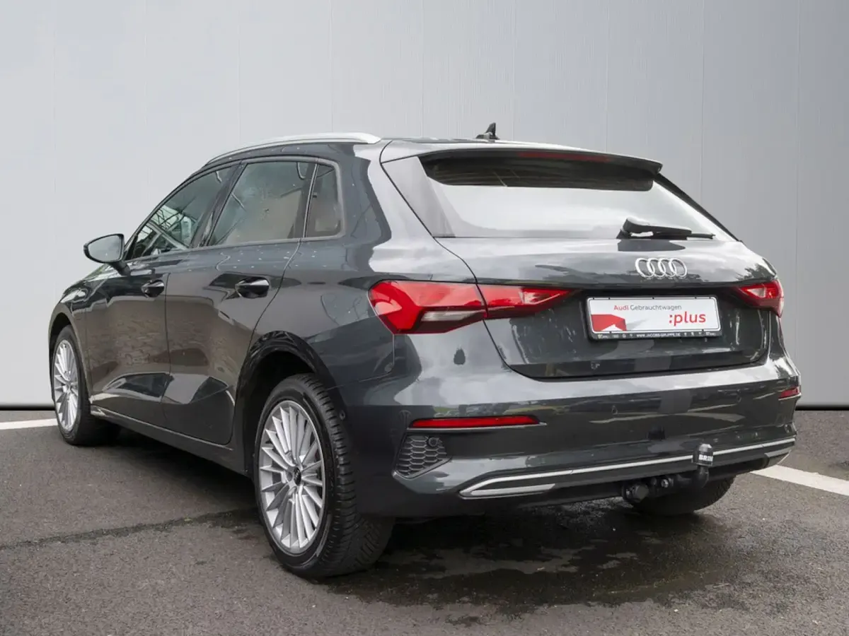 Gebraucht Audi A3 Sportback e-tron Advanced 204 PS (150 kW) 2022 Manhattangrau metallic Kleinwagen
