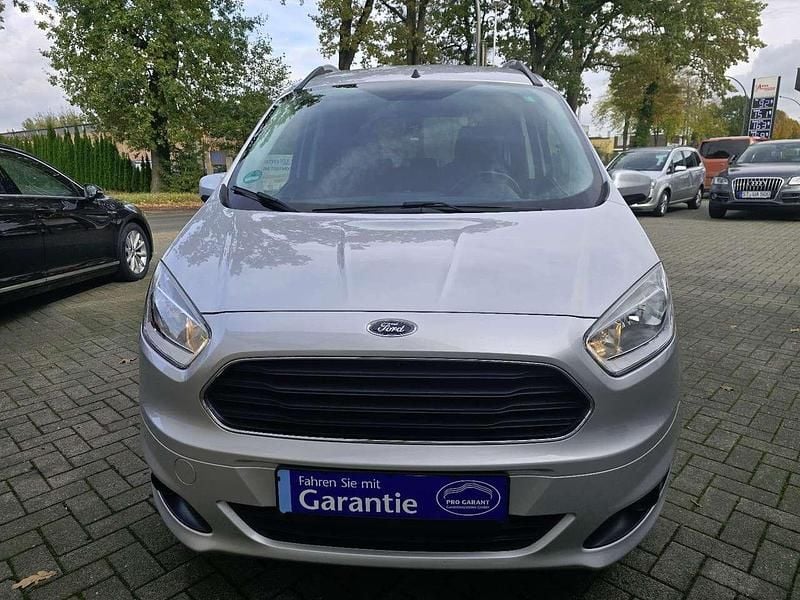 Silber Gebraucht 2018 Ford Tourneo Courier Titanium Van / Kleinbus | 10.500 € (Guter Preis) - Bild 1/4
