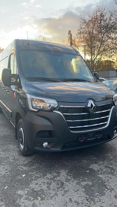 Second-hand Renault Master 150 CP (110 kW) 2023 Negru Monovolum