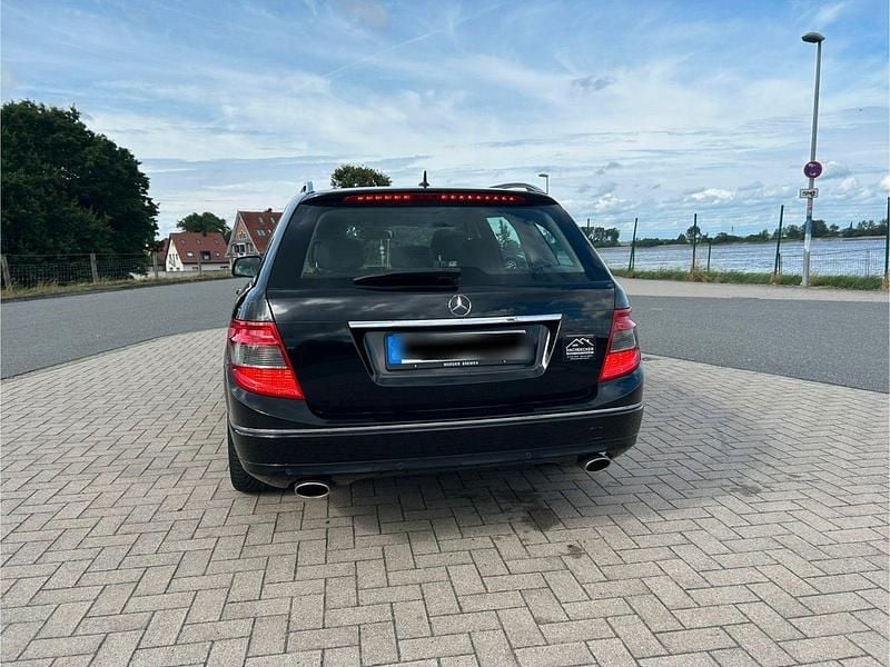 Schwarz Gebraucht 2008 Mercedes C230 Avantgarde Kombi | 7.000 € (Etwas zu teuer) - Bild 1/4