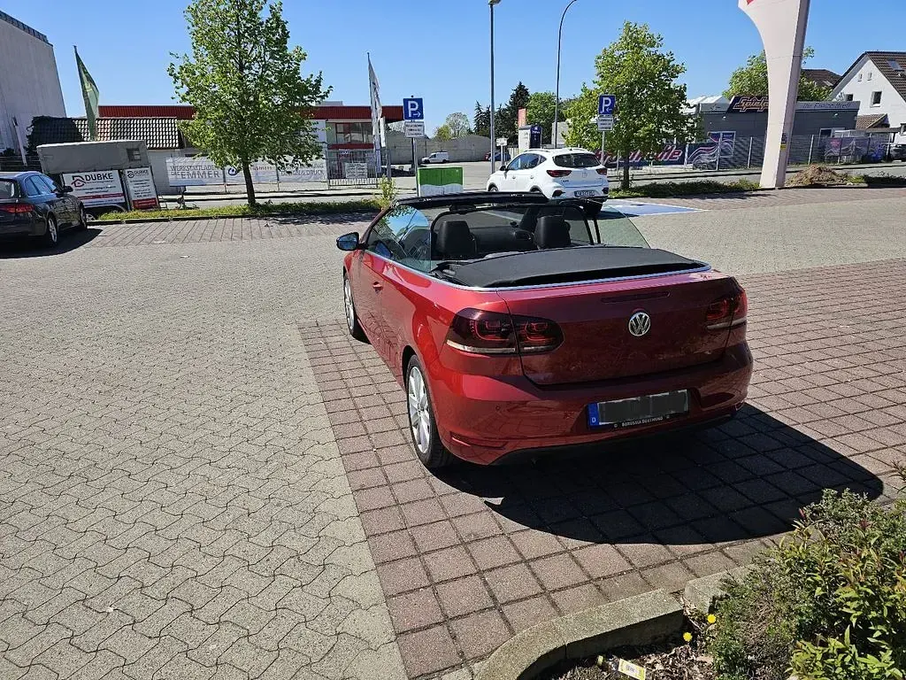Second-hand VW Golf 105 CP (77 kW) 2011 Roșu Cabrio