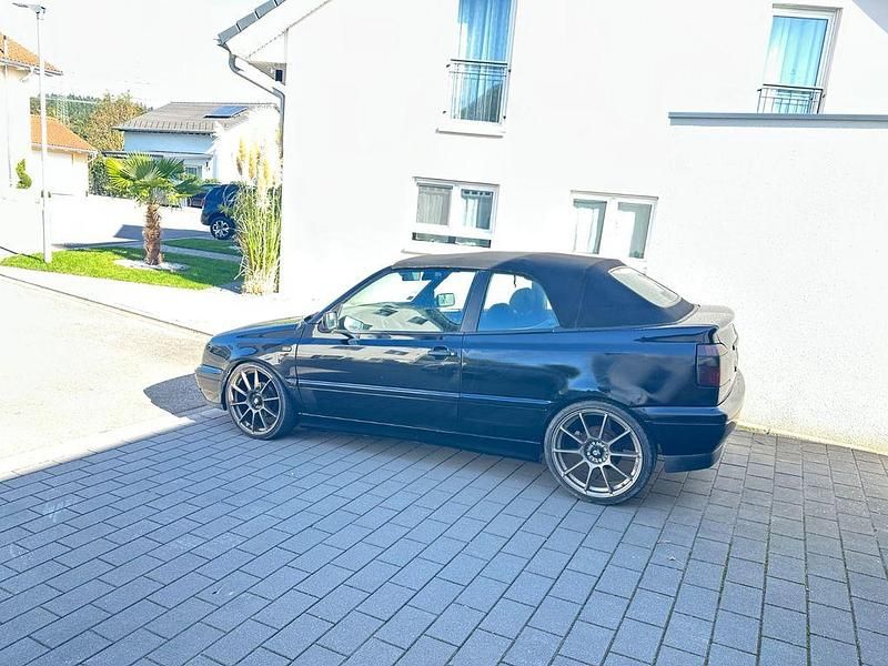 Schwarz Gebraucht 1997 VW Golf Cabriolet Cabrio | 2.650 € (Fairer Preis) - Bild 1/4