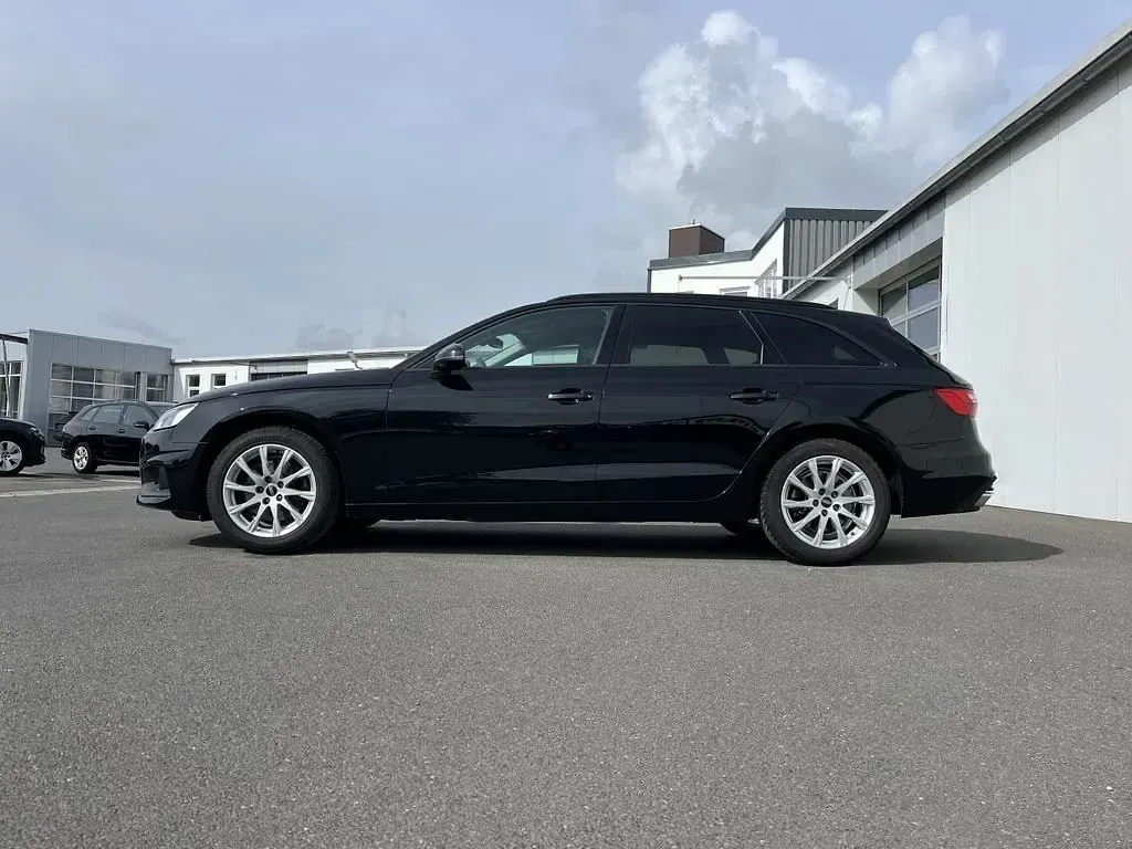 Gebraucht Audi A4 150 PS (110 kW) 2022 Schwarz Kombi