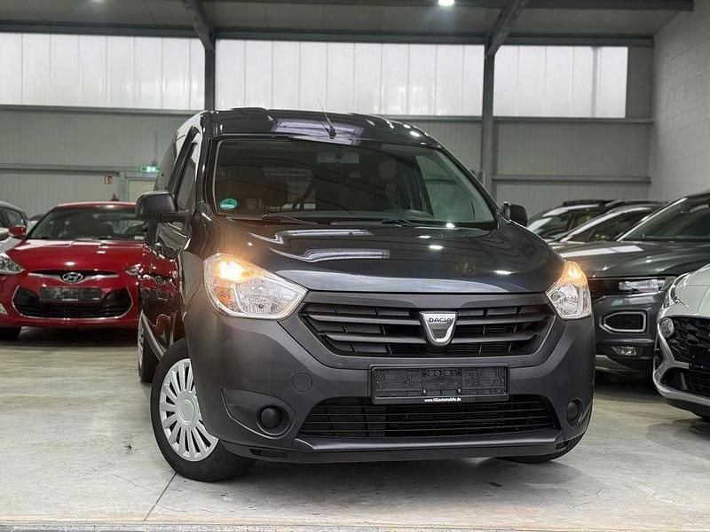 Grau Gebraucht 2014 Dacia Dokker Ambiance Van | 8.500 € (Guter Preis) - Bild 1/4