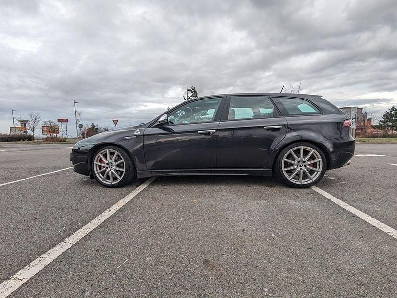 Gebraucht Alfa Romeo 1750 Ti 200 PS (147 kW) 2012 Schwarz Limousine