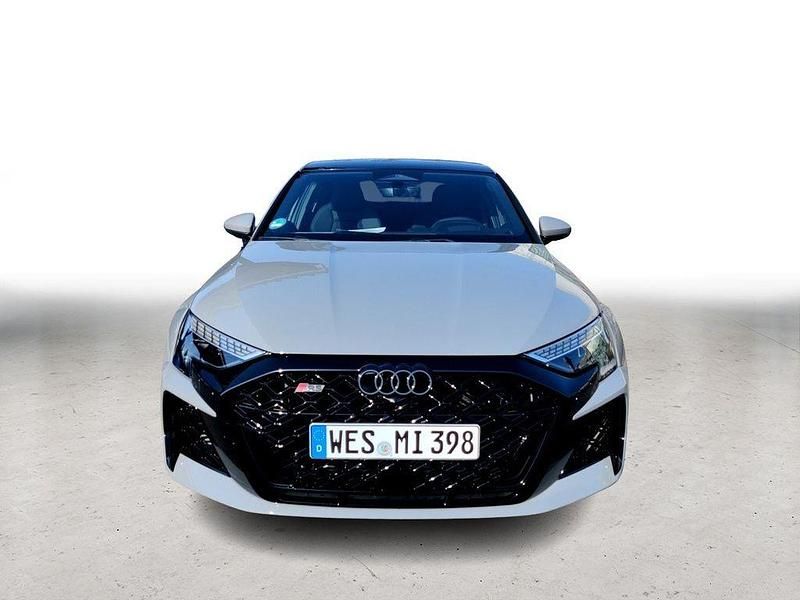Gebraucht Audi RS3 Sport 400 PS (294 kW) 2026 Grau Limousine