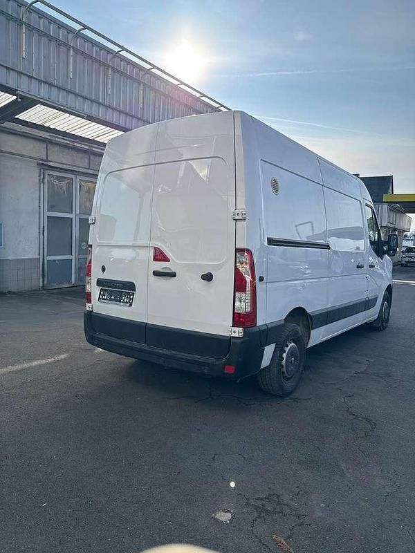 Second-hand Renault Master 135 CP (99 kW) 2019 Alb Van