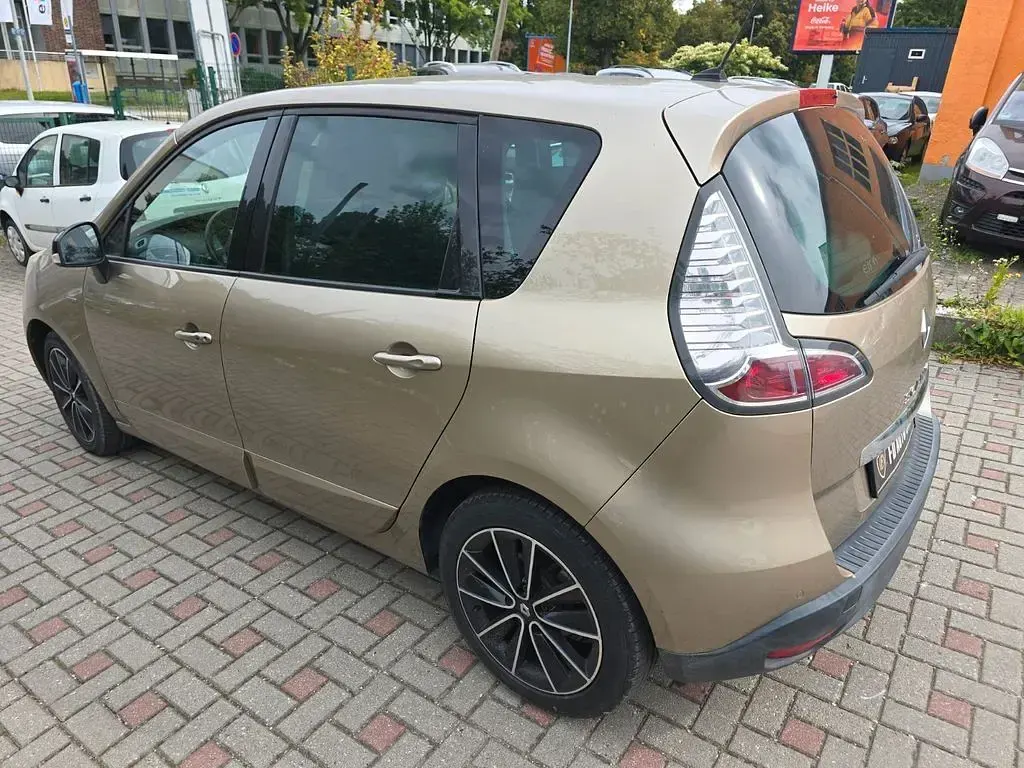 Gebraucht Renault Scénic III Expression 110 PS (80 kW) 2013 Gold Van / Kleinbus