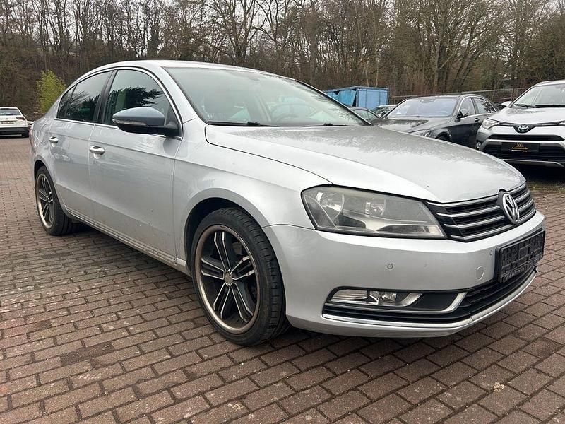 Gebraucht VW Passat Comfortline 140 PS (102 kW) 2012 Silber Limousine